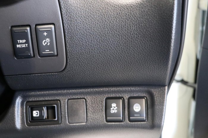 2023 Nissan Navara ST-X