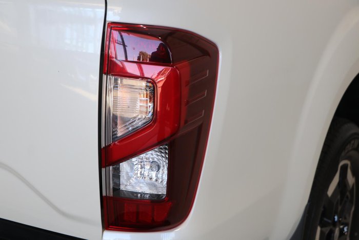 2023 Nissan Navara ST-X