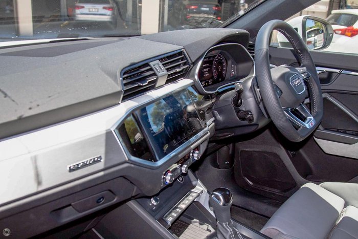 2021 Audi Q3 40 TFSI S line