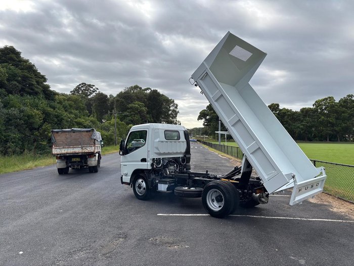 2025 Fuso Canter 615 Tipper White