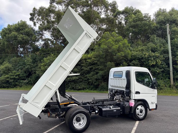 2025 Fuso Canter 615 Tipper White