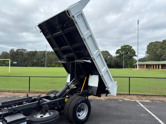 2025 Fuso Canter 615 Tipper White