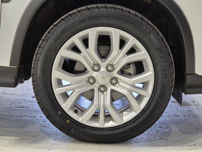 2019 Mitsubishi ASX ES XD MY20 White