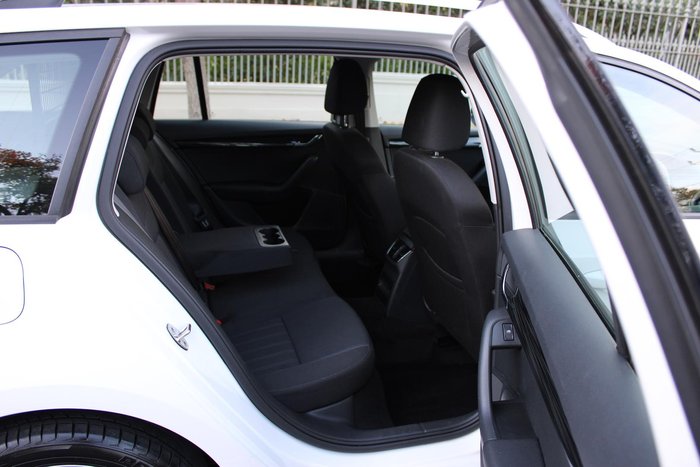 2019 SKODA Octavia 110TSI NE MY19 Moon White