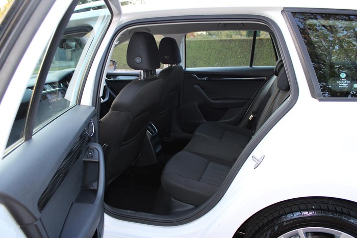 2019 SKODA Octavia 110TSI NE MY19 Moon White