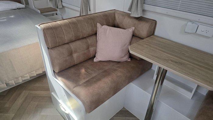 2026 Supreme 2000_R_K1e1_T Classic Tourer 2000