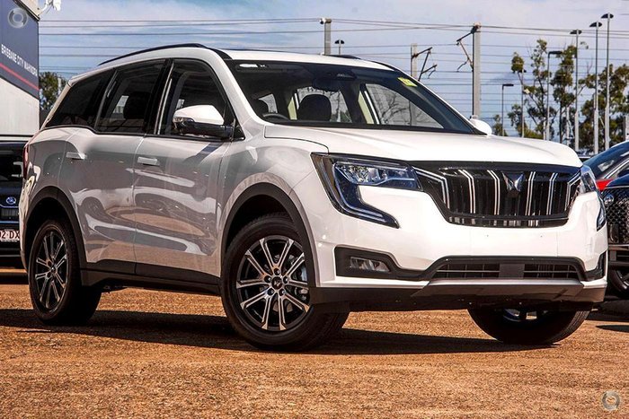 2025 Mahindra XUV700 AX7L Everest White