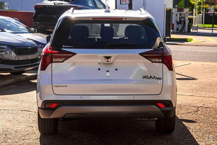 2025 Mahindra XUV700