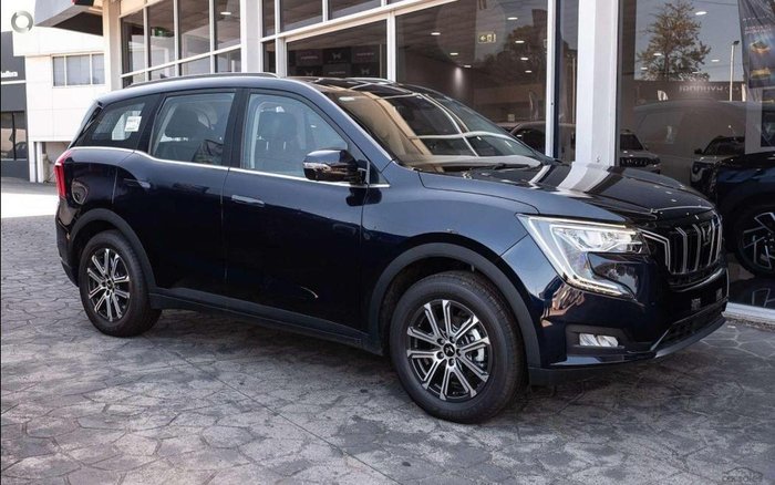 2025 Mahindra XUV700 AX7L Midnight Black
