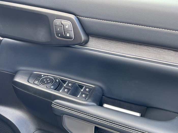 2025 Ford Everest Platinum