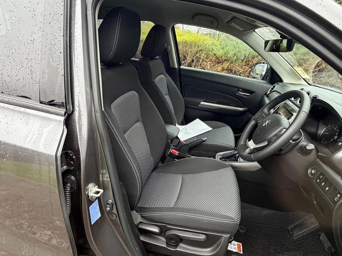 2026 Suzuki Vitara Turbo Hybrid LY Series II Titan Dark Grey