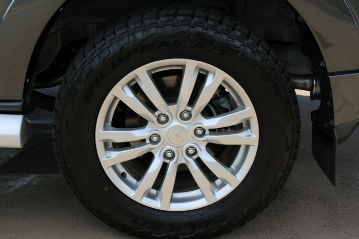 2013 Mitsubishi Pajero