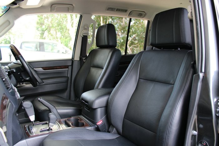 2013 Mitsubishi Pajero