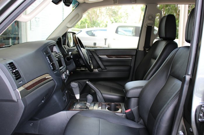 2013 Mitsubishi Pajero