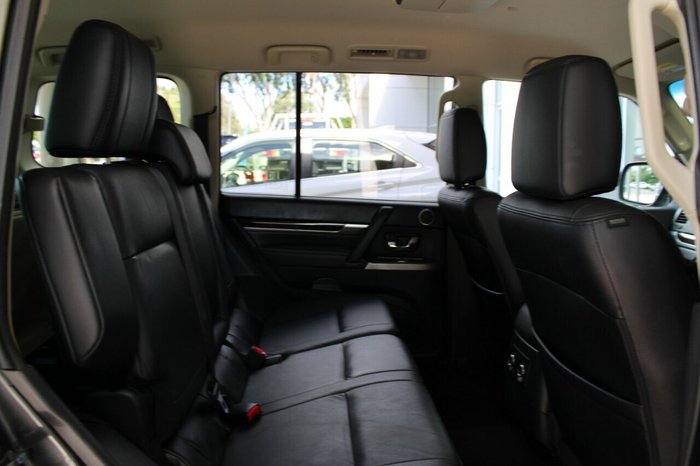 2013 Mitsubishi Pajero
