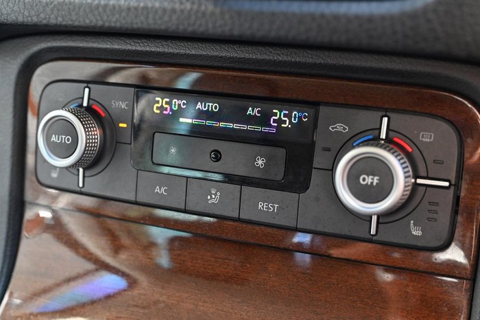 2015 Volkswagen Touareg V6 TDI 7P MY15 Four Wheel Drive Deep Black