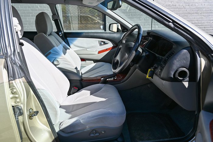 2004 Mitsubishi Verada Ei KW Gold