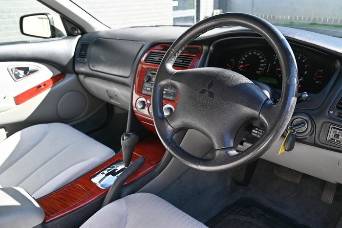 2004 Mitsubishi Verada Ei KW Gold