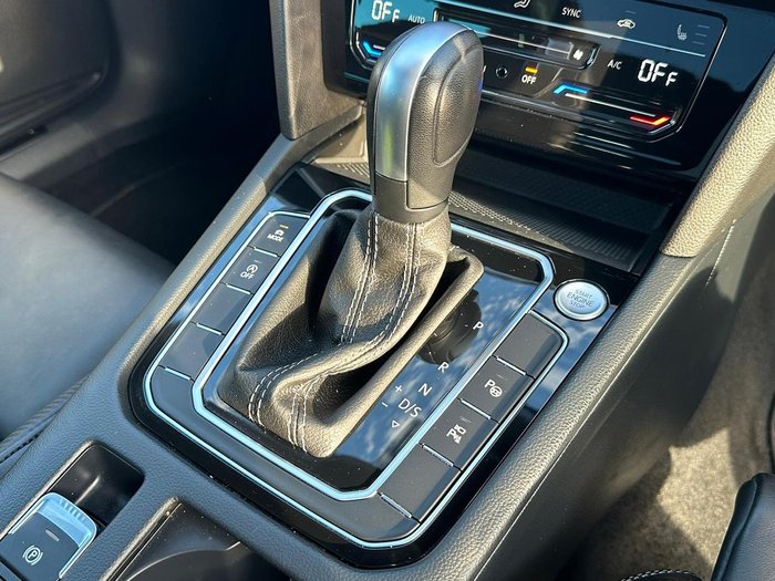 2022 Volkswagen Passat 206TSI R-Line