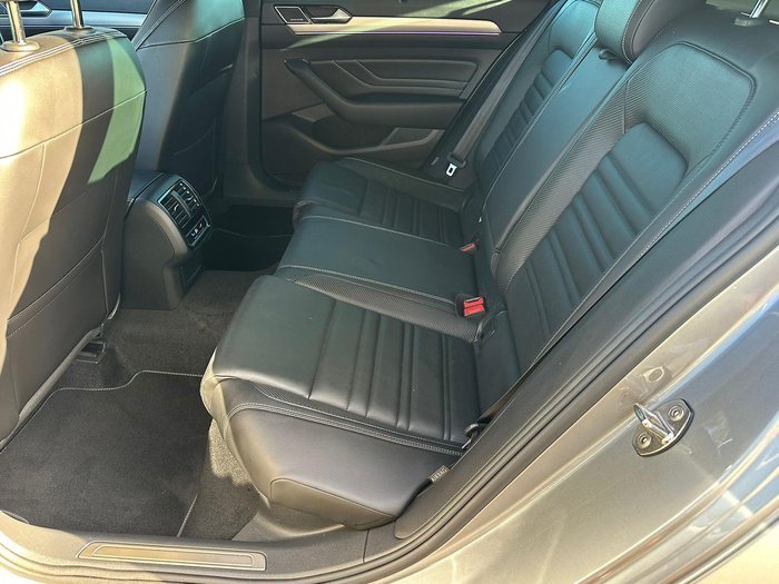 2022 Volkswagen Passat 206TSI R-Line