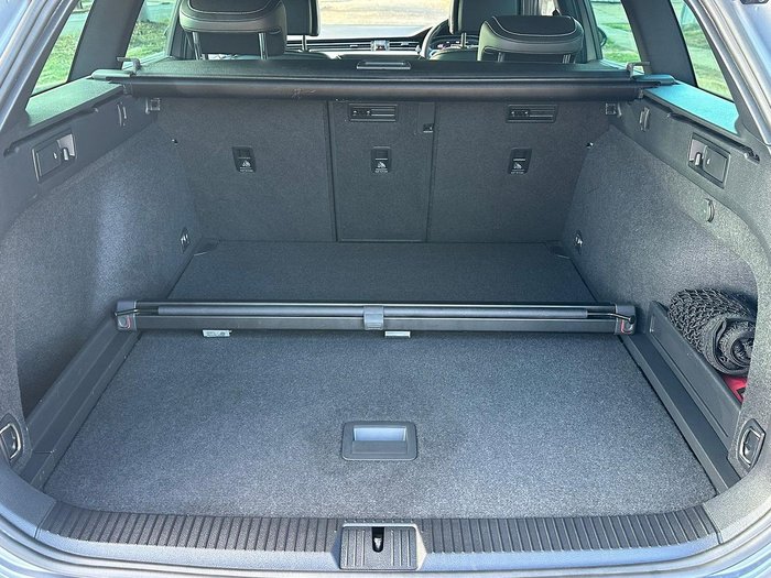 2022 Volkswagen Passat 206TSI R-Line