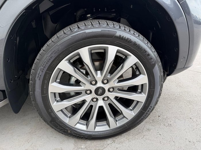 2024 Ford Everest Platinum