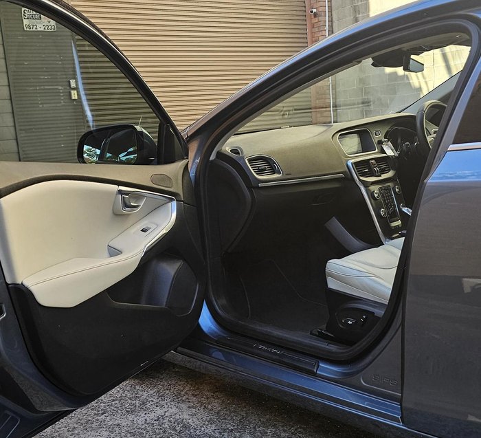 2013 Volvo V40 T4 Luxury MY13 Caspian Blue