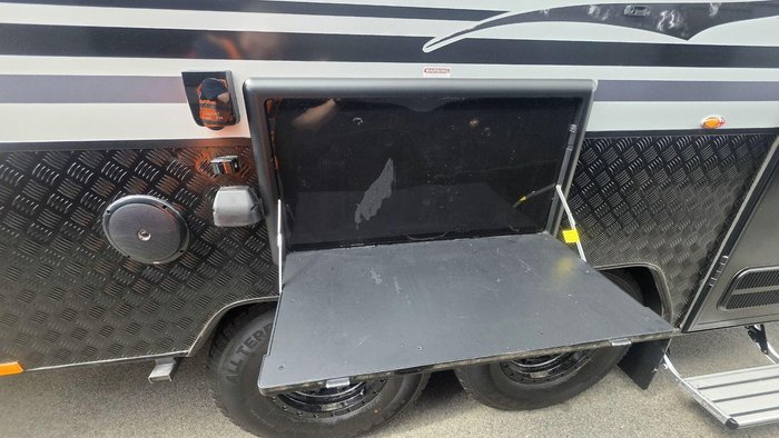 2026 Supreme 1860_R_K1e3_T Classic Tourer 18'6