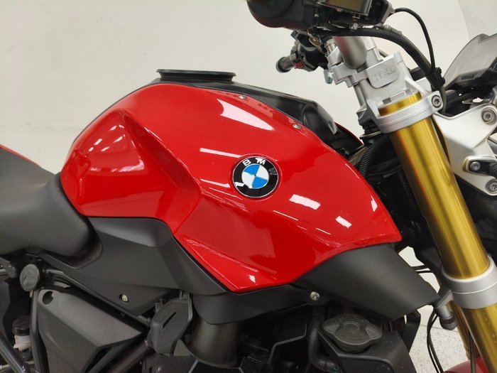 2017 BMW Motorrad R1200R Red