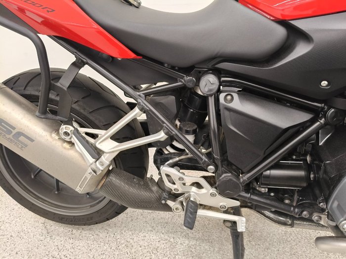 2017 BMW Motorrad R1200R Red