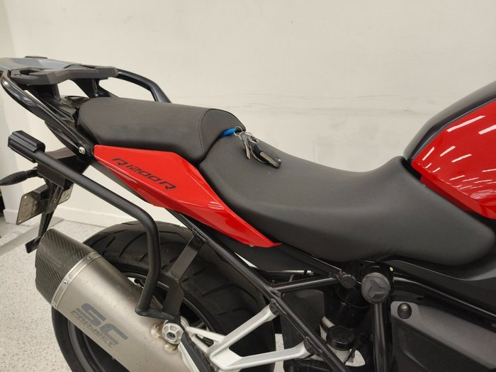 2017 BMW Motorrad R1200R Red