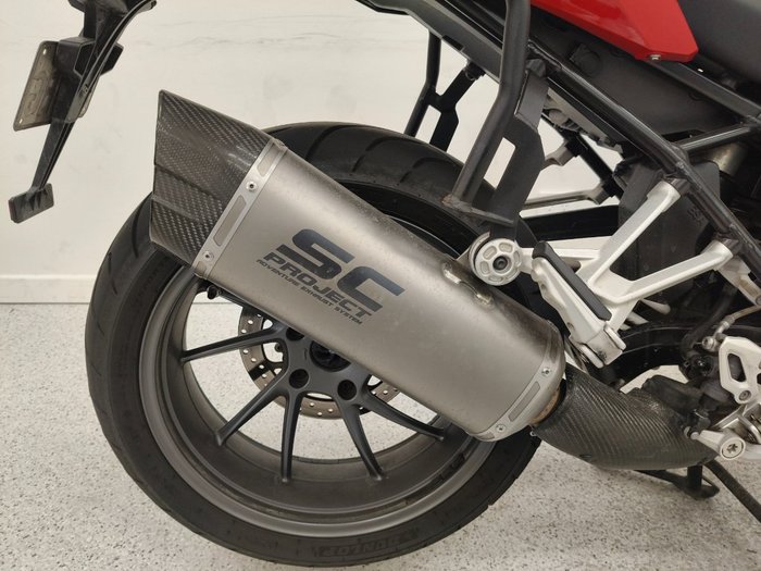 2017 BMW Motorrad R1200R Red