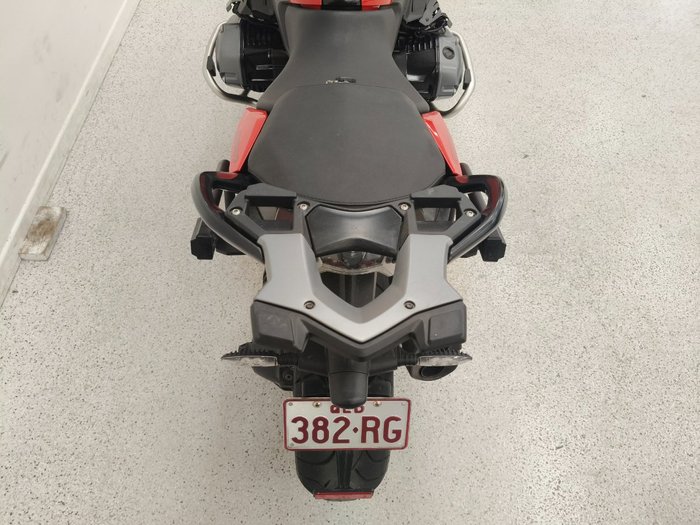 2017 BMW Motorrad R1200R Red