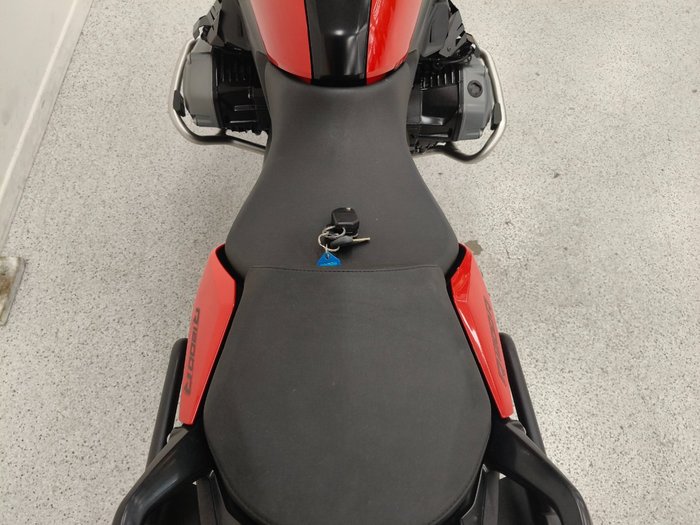 2017 BMW Motorrad R1200R Red