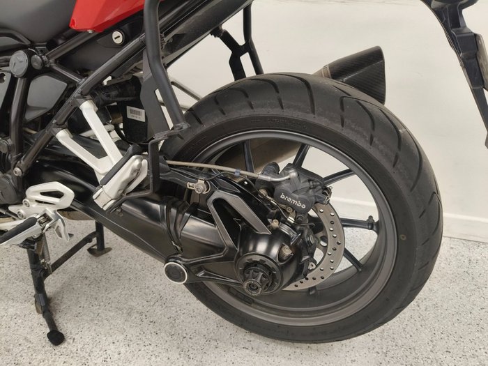 2017 BMW Motorrad R1200R Red