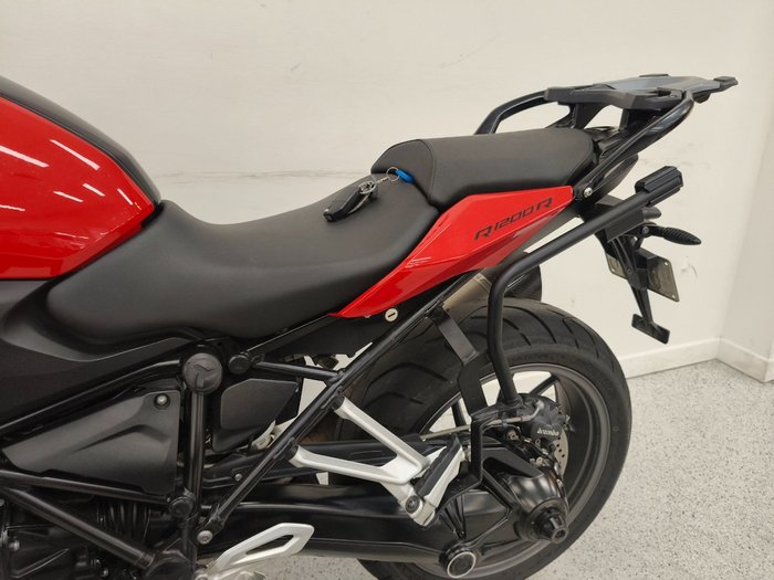 2017 BMW Motorrad R1200R Red