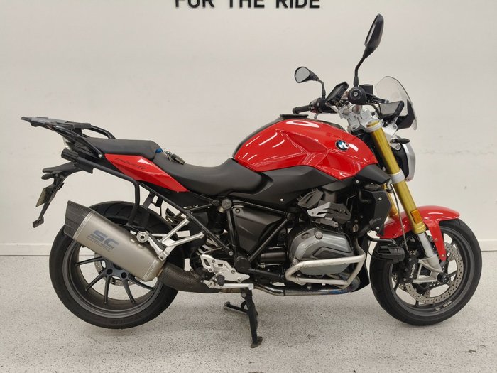 2017 BMW Motorrad R1200R Red