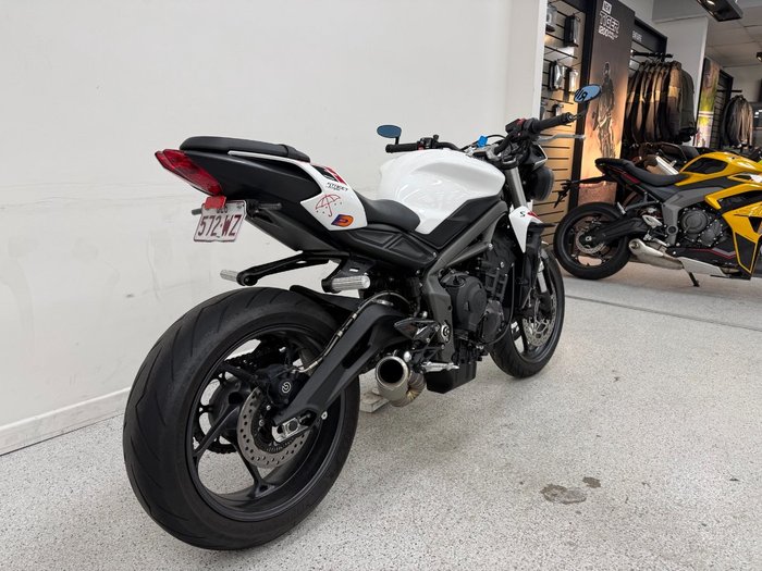2022 Triumph STREET TRIPLE S 660 LAMS White