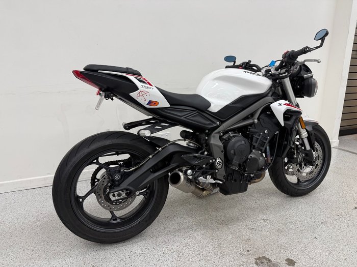 2022 Triumph STREET TRIPLE S 660 LAMS White