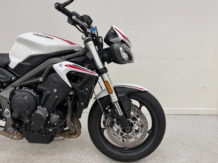 2022 Triumph STREET TRIPLE S 660 LAMS White