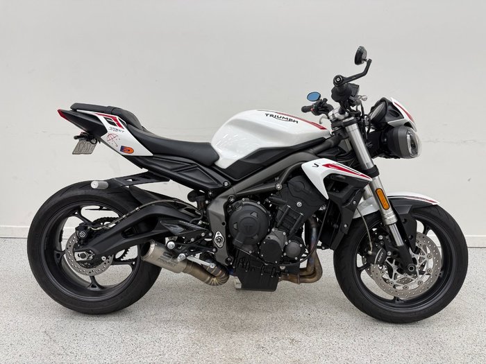 2022 Triumph STREET TRIPLE S 660 LAMS White