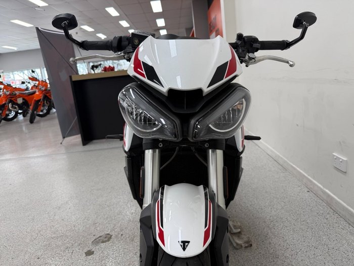 2022 Triumph STREET TRIPLE S 660 LAMS White