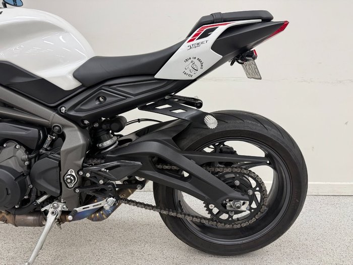 2022 Triumph STREET TRIPLE S 660 LAMS White