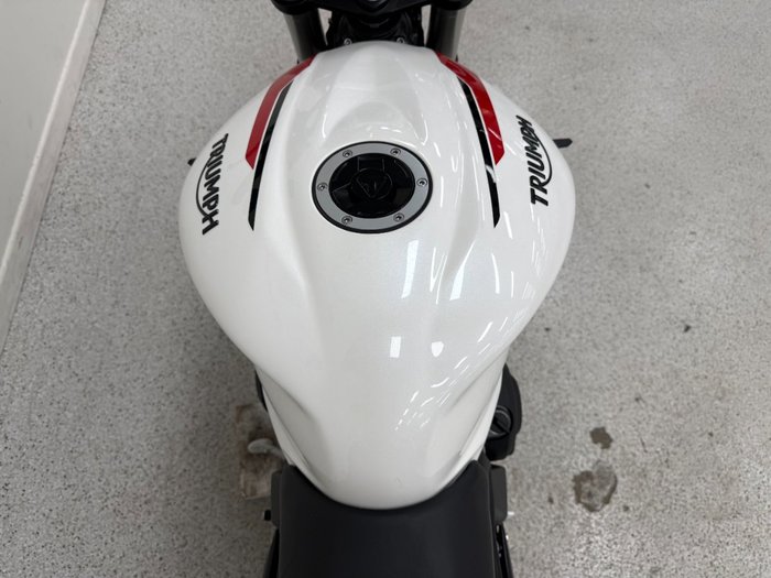 2022 Triumph STREET TRIPLE S 660 LAMS White