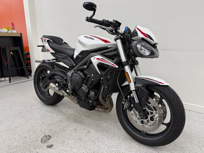 2022 Triumph STREET TRIPLE S 660 LAMS White