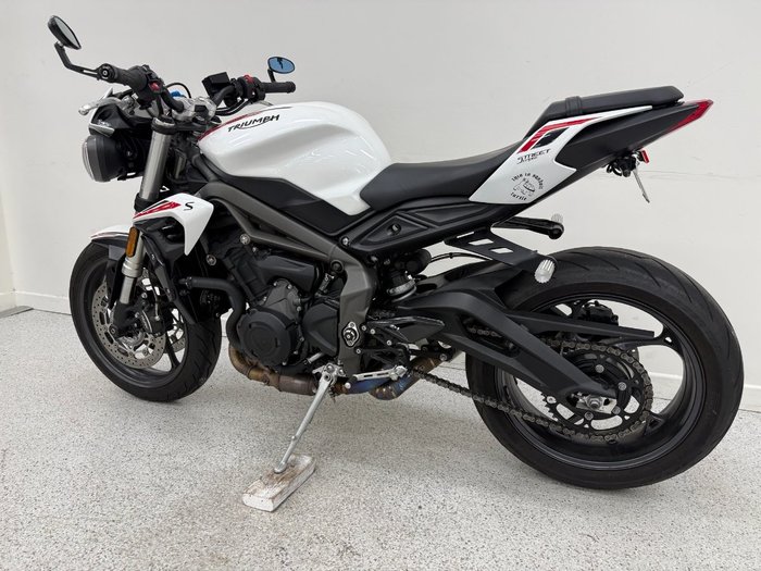2022 Triumph STREET TRIPLE S 660 LAMS White