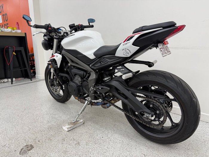 2022 Triumph STREET TRIPLE S 660 LAMS White