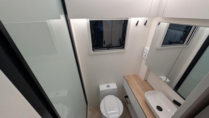 2026 Traveller Track 18' Bunk Save $8,299 Was $82,990