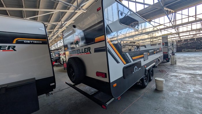 2026 Traveller Track 18' Bunk Save $8,299 Was $82,990