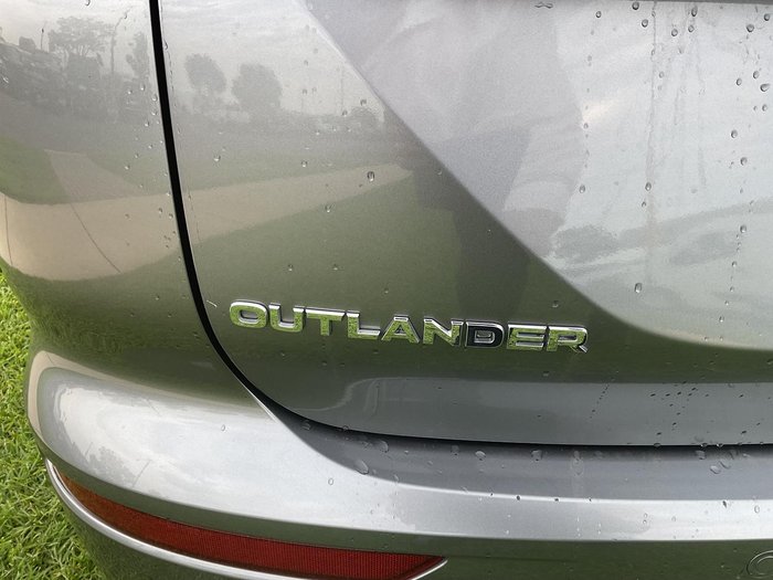 2023 Mitsubishi Outlander LS